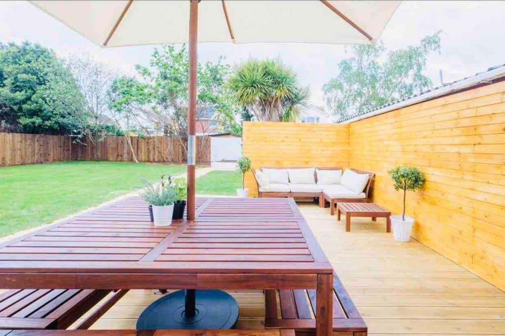 Gorgeous Luxury Chalet, New Forest & Coast & Hordle Exterior photo