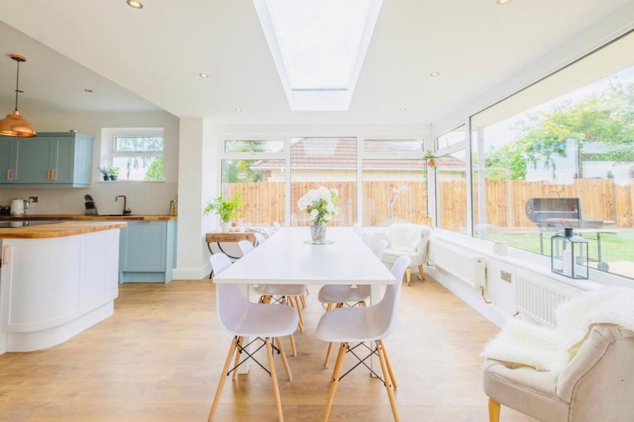 Gorgeous Luxury Chalet, New Forest & Coast & Hordle Exterior photo